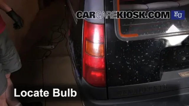 1990 Renault 5 TL Campus 1.4L 4 Cyl. Éclairage Feu clignotant arrière (remplacer l'ampoule)